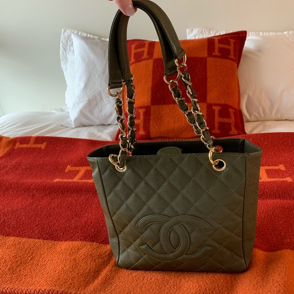 Chanel Leather Olive Green Bucket Tote Bag Chain - Picture 2 of 8